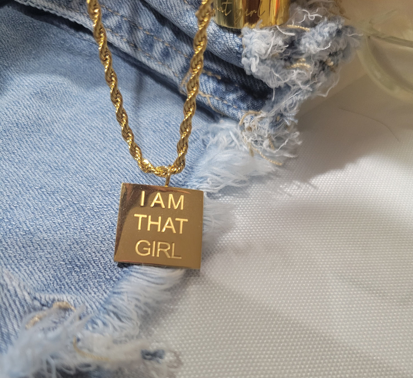 "I AM THAT GIRL" INSPIRATIONAL NECKLACE