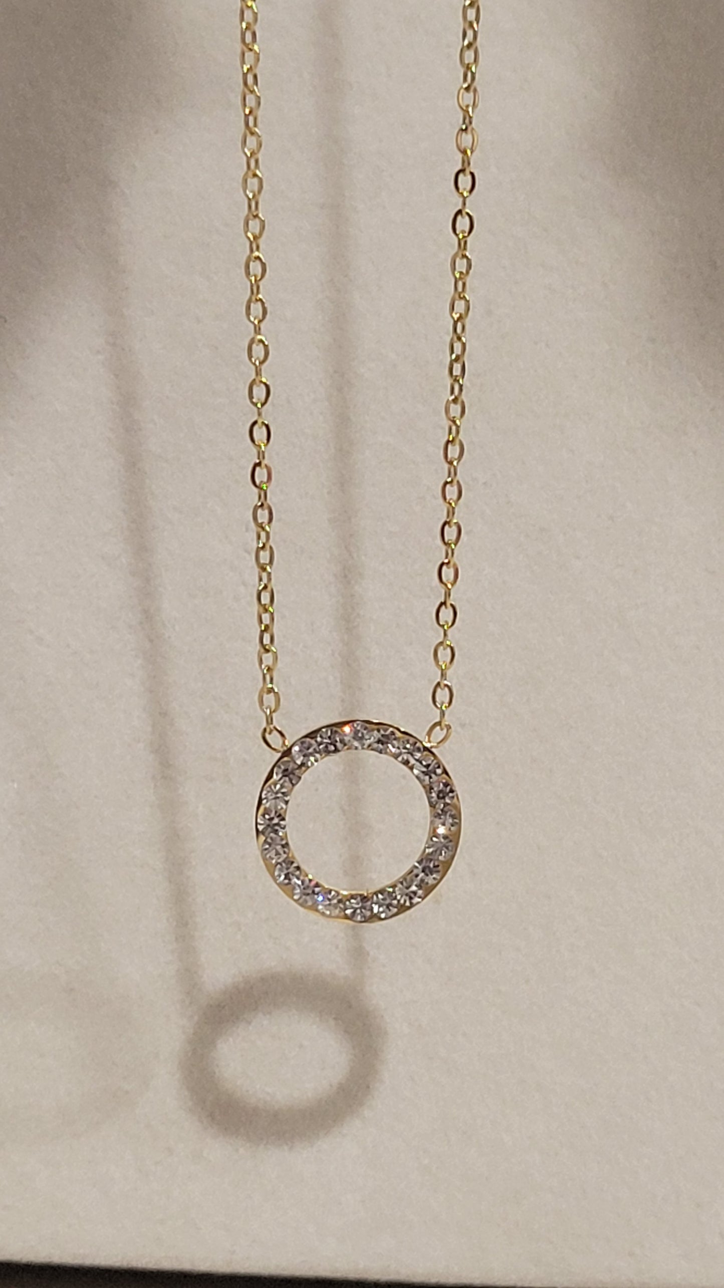 CIRLCE CHARM NECKLACE