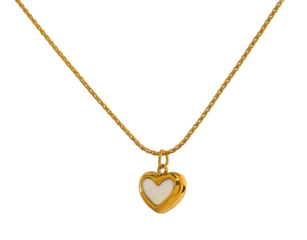 NATURAL LOVE PENDANT NECKLACE