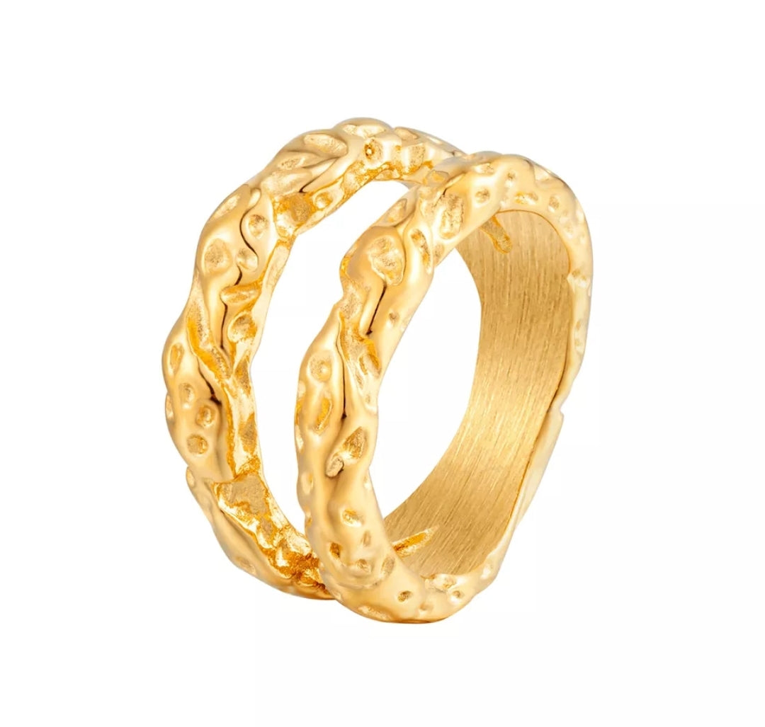 Rabia gold round ring